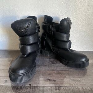 Black Choby Sneakers Size: 6.5 (37)